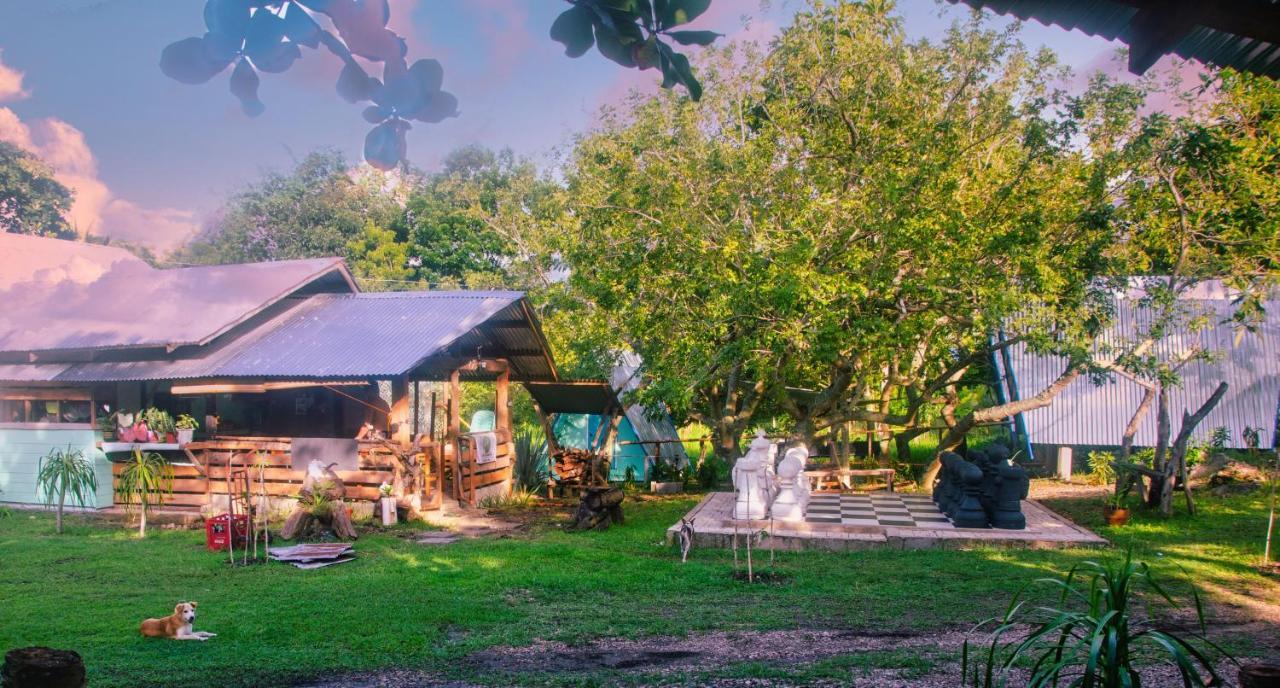 House Of Tamse Laagans ' Inn Badian Exterior foto