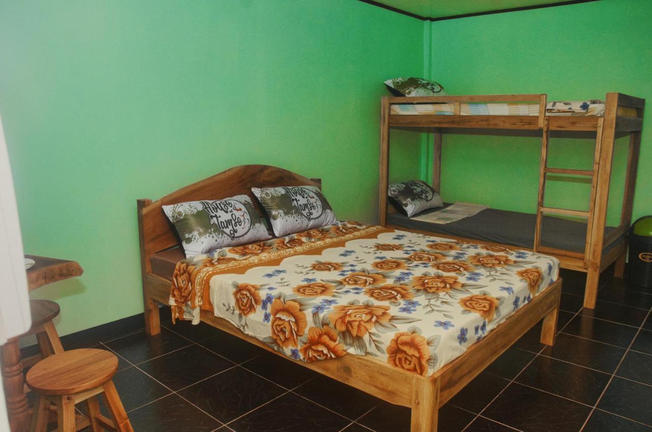 House Of Tamse Laagans ' Inn Badian Exterior foto